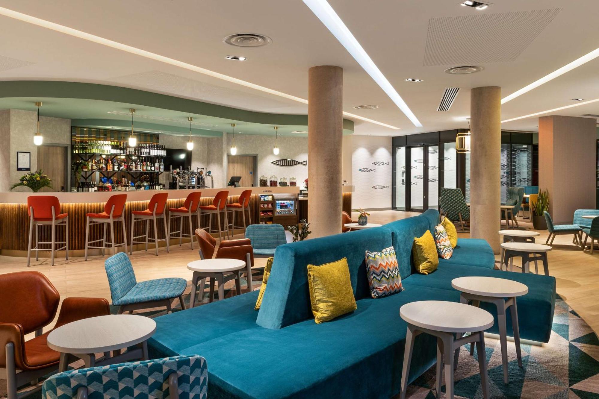 Отель Hampton By Hilton Торки Экстерьер фото