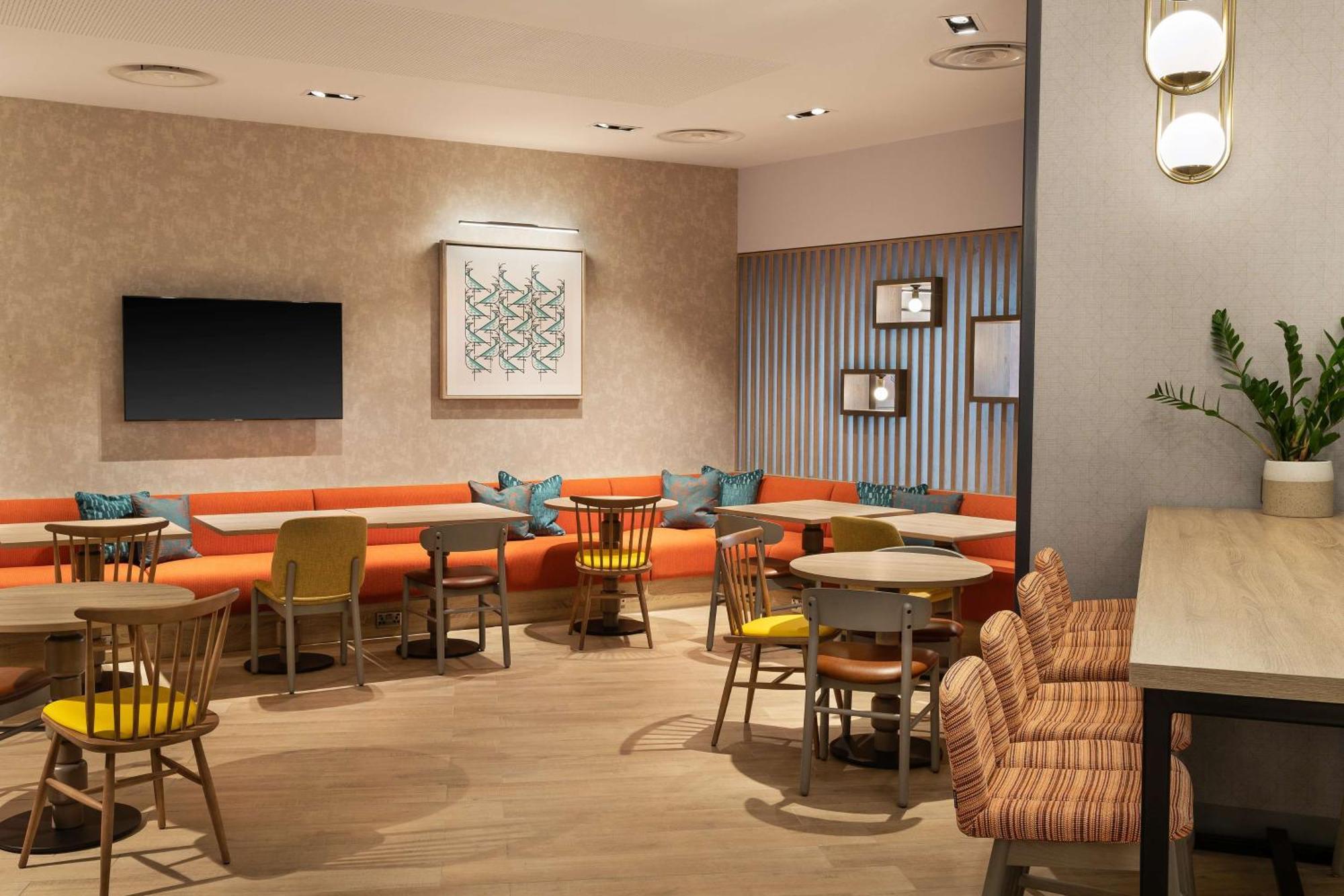Отель Hampton By Hilton Торки Экстерьер фото