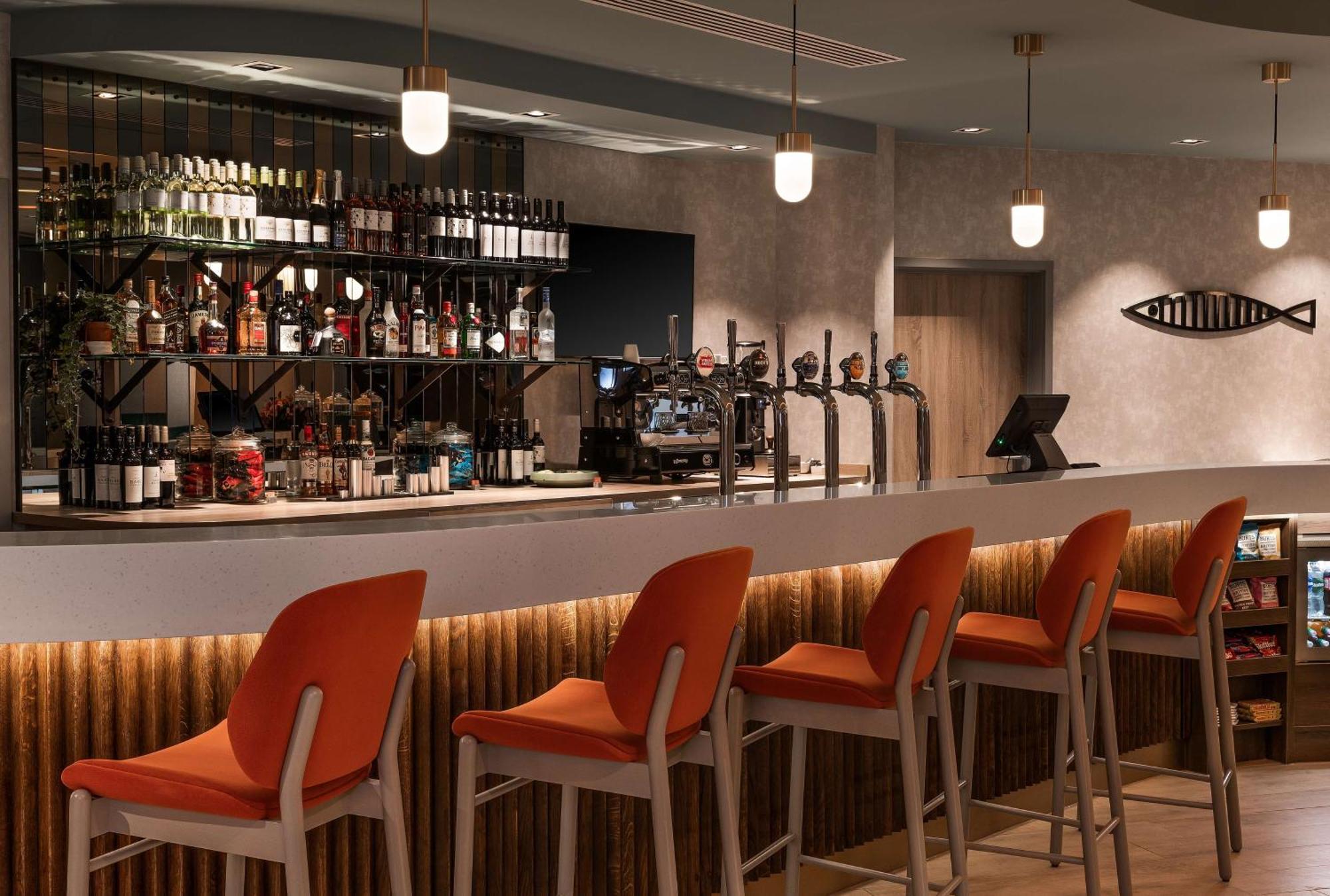 Отель Hampton By Hilton Торки Экстерьер фото